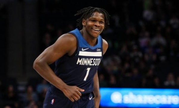 这使得他在 这使得他在